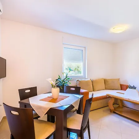Apartment Boro - A4 First Floor - Mpolo *