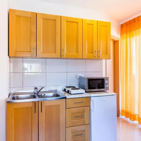 Boro - A4 First Floor - Mpolo Apartment *