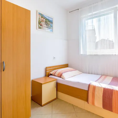 Boro - A4 First Floor - Mpolo Apartment