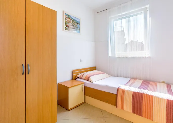 Boro - A4 First Floor - Mpolo Apartment